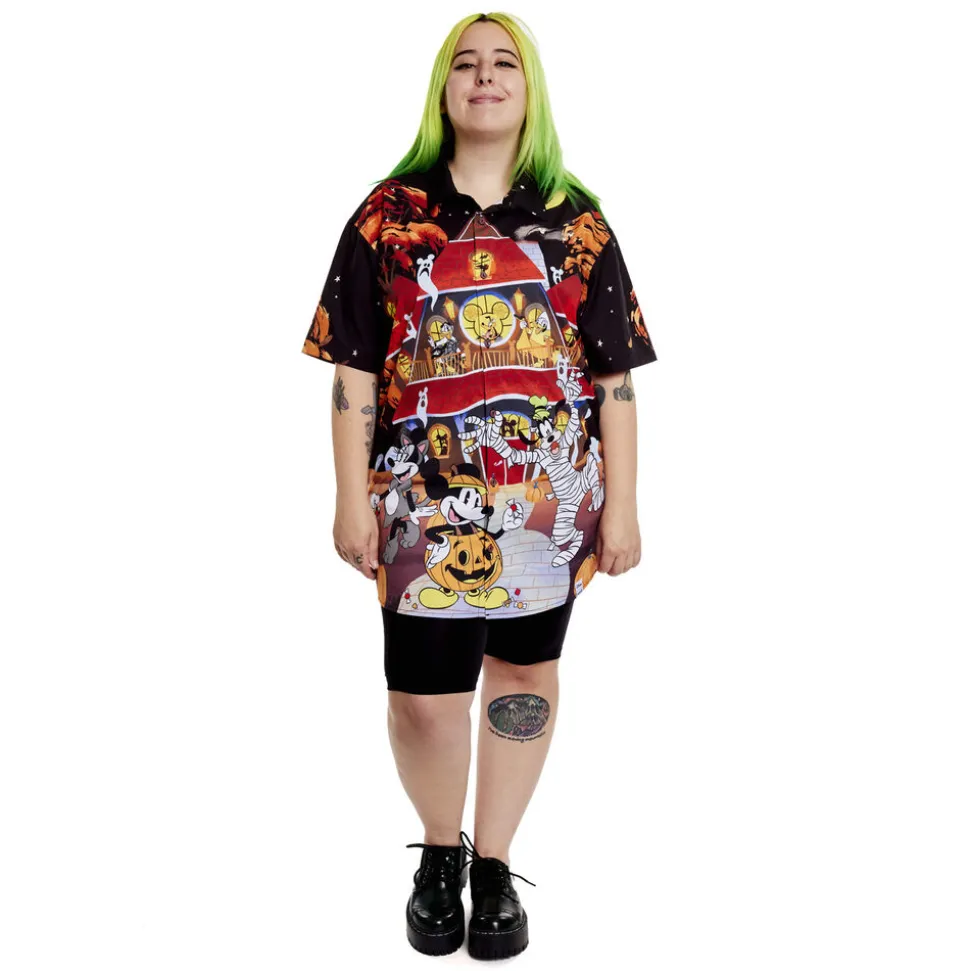 Unisex Disney Tops<Mickey & Friends Haunted House Camp Shirt