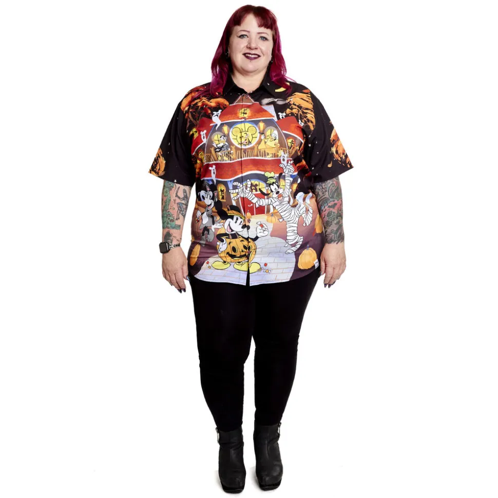 Unisex Disney Tops<Mickey & Friends Haunted House Camp Shirt